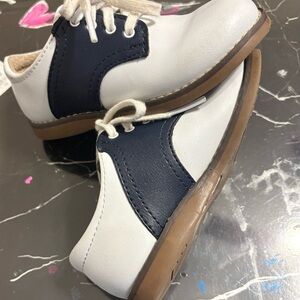 FOOT MATES Cheer Saddle Shoes